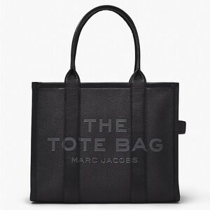 THE LEATHER
LARGE TOTE BAG by Marc Jacob’s